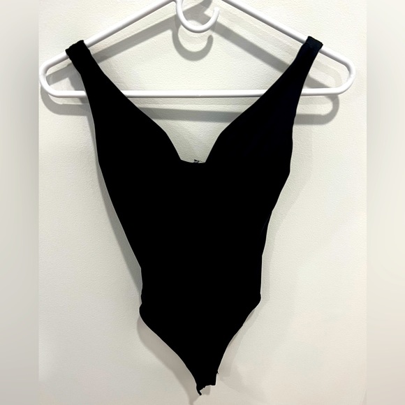 Zara sweetheart neckline black bodysuit - Picture 2 of 5
